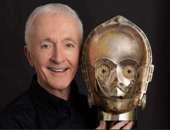 Star Wars: Ahsoka, Anthony Daniels &egrave; orgoglioso di essere tornato nella serie come C-3PO