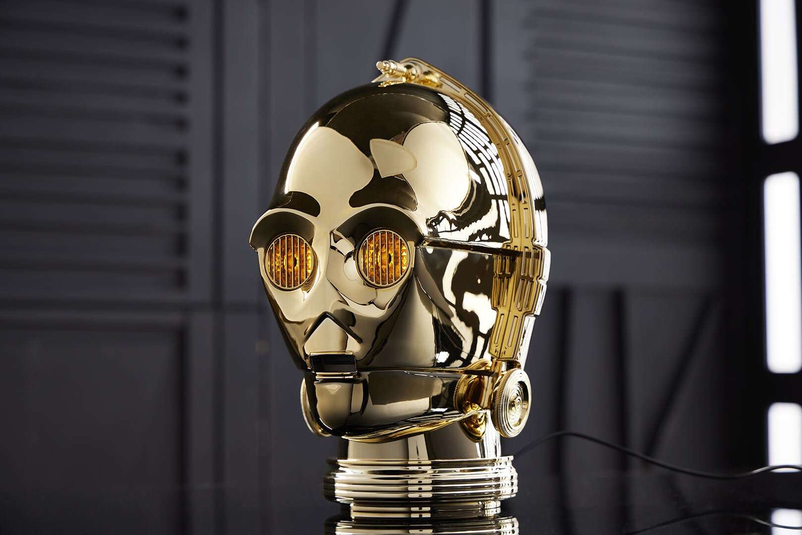 In arrivo la testa elettronica di C-3PO, con occhi luminosi e frasi iconiche da ascoltare