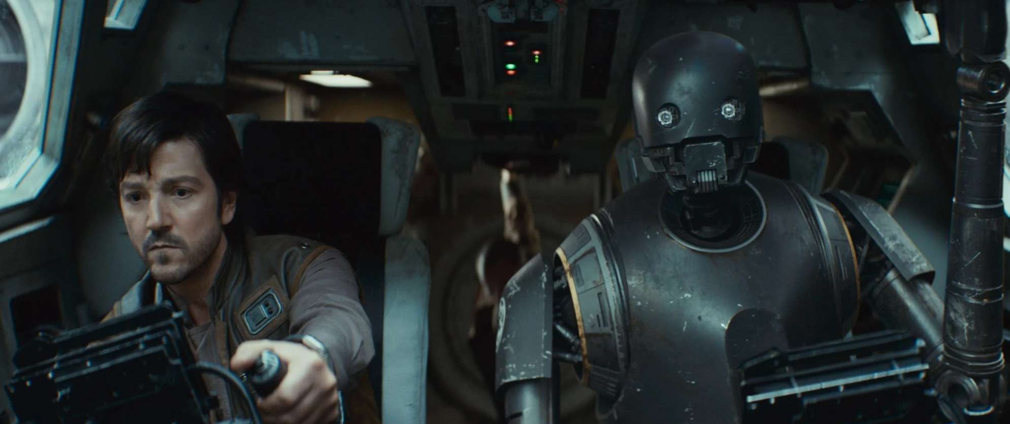 Andor 2: nelle nuove immagini ufficiali Cassian e K-2SO di nuovo insieme Andor 2: nelle nuove immagini ufficiali Cassian e K-2SO di nuovo insieme